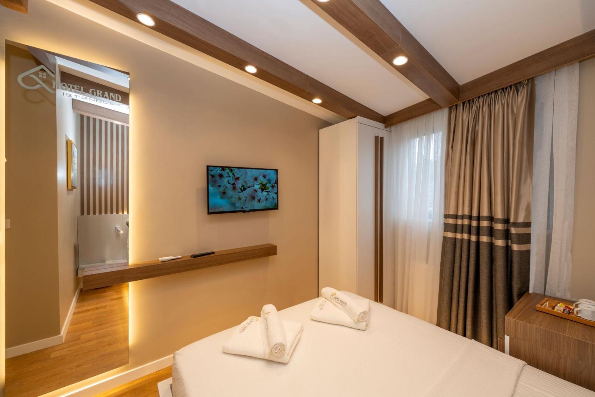Hotel Grand Provincia di Istanbul Esterno foto
