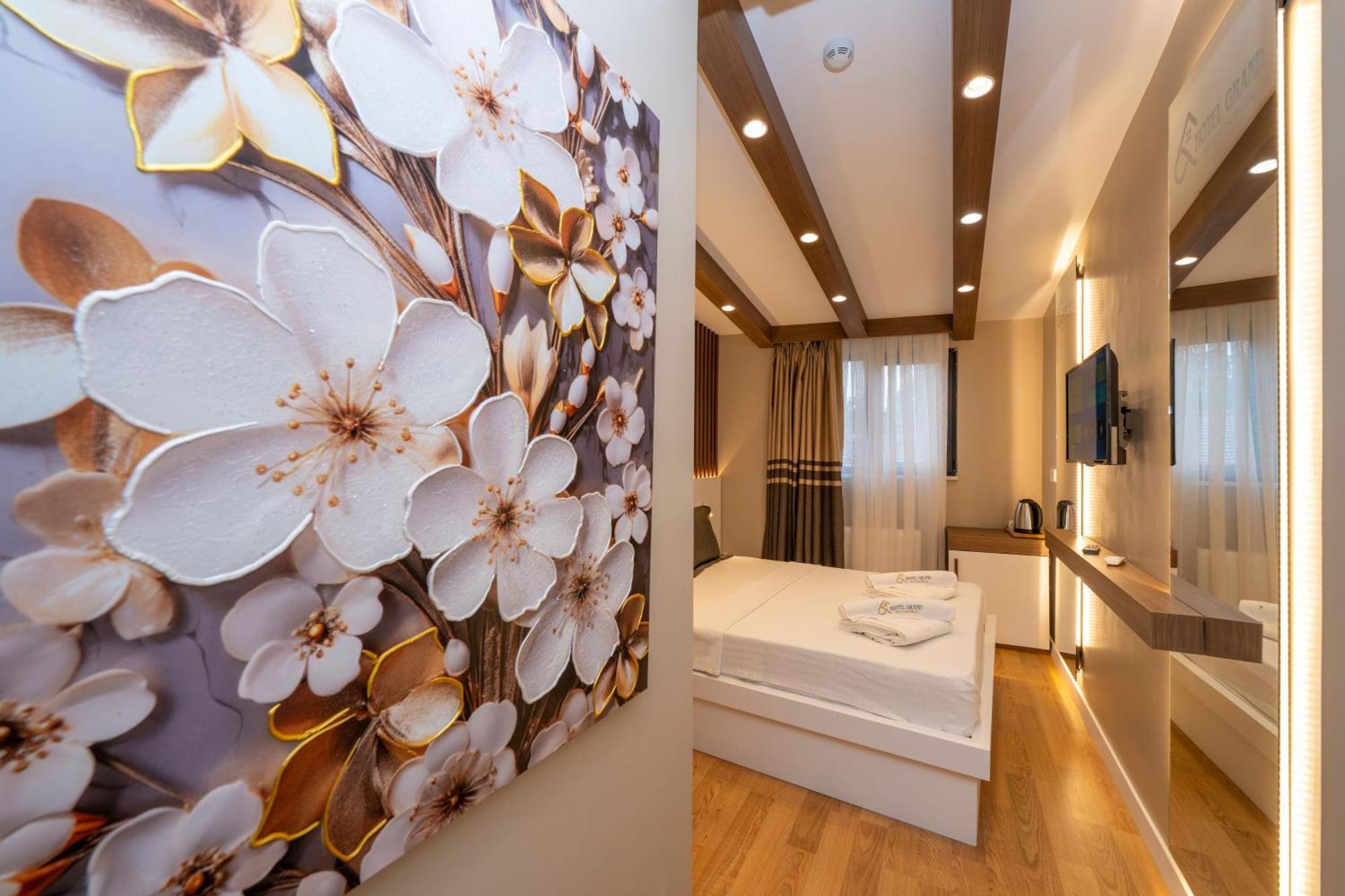 Hotel Grand Provincia di Istanbul Esterno foto