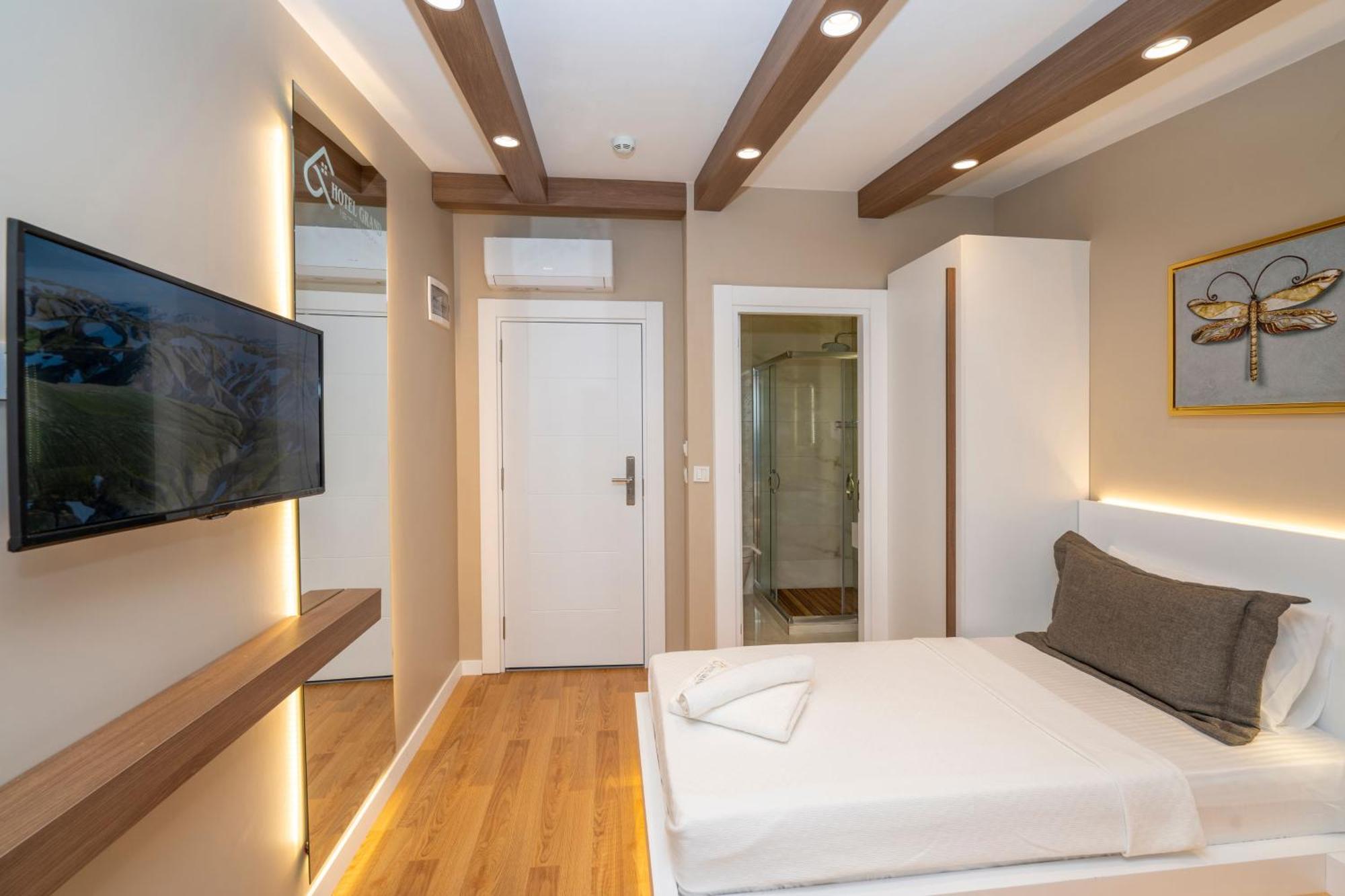Hotel Grand Provincia di Istanbul Esterno foto